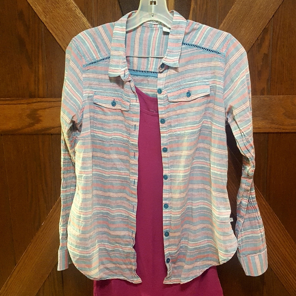 Toad&Co • SM • Button Down Do Good shirt